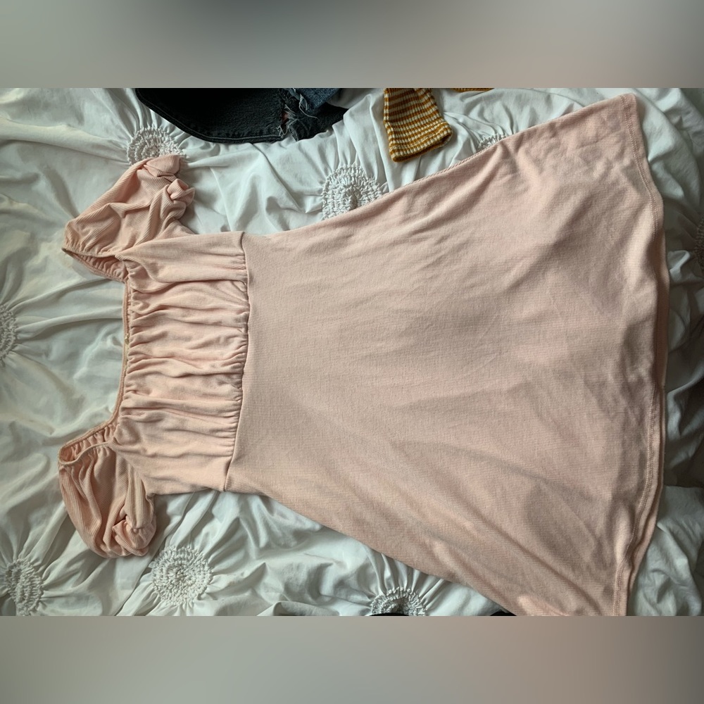 Women’s blush pink puff sleeve summer dress